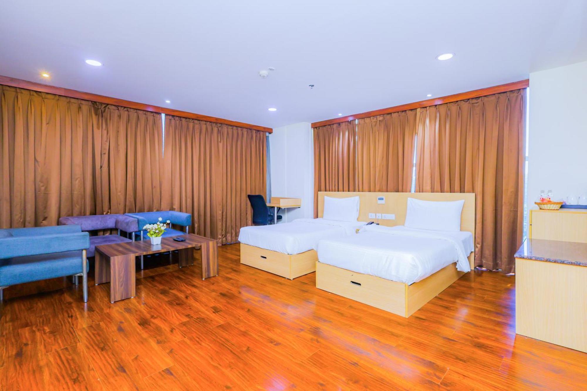 Hyphen Business Hotel Noida Exterior foto